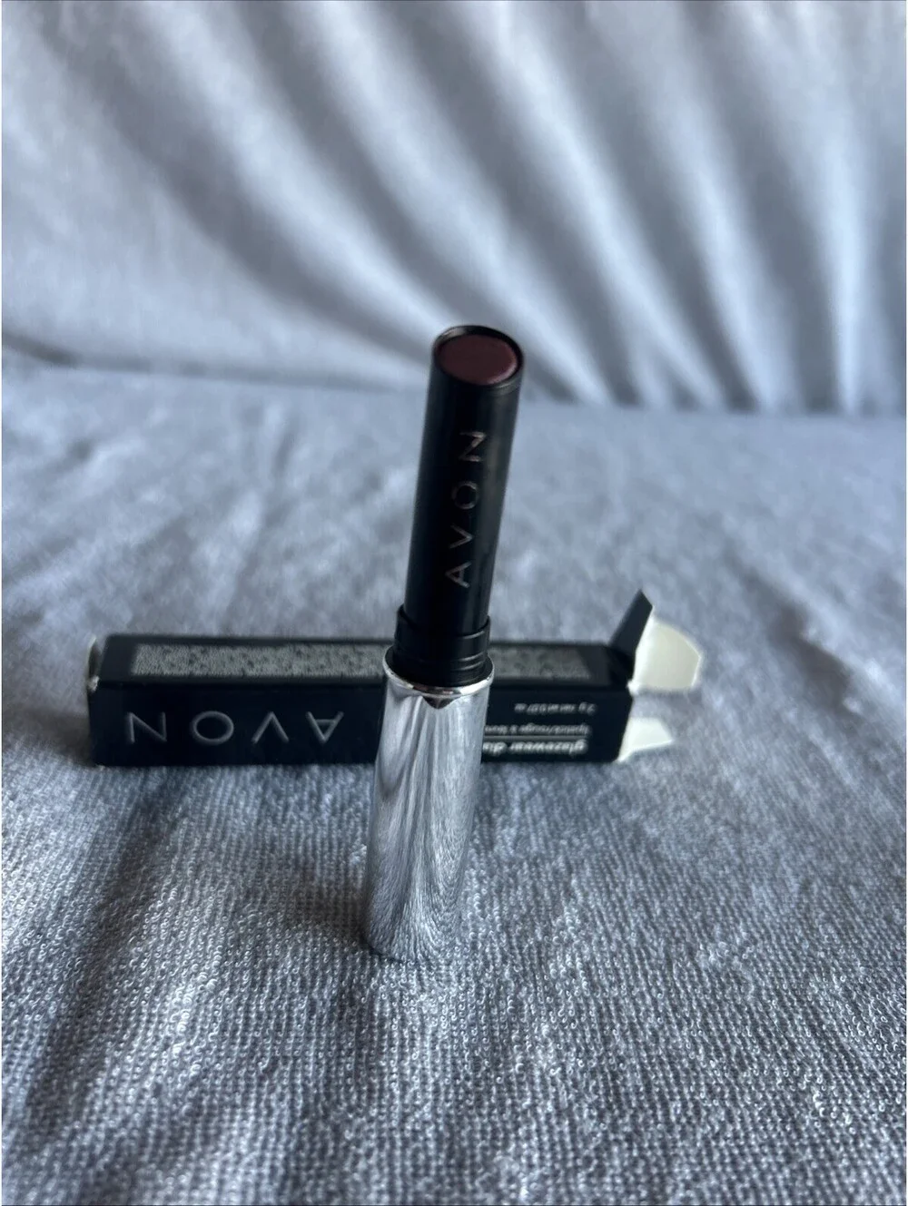 Avon glaze wear diamonds lipstick  “wine with shine”